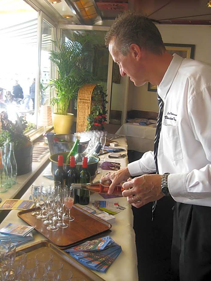 Hotel Cafe Restaurant Van Den Hogen