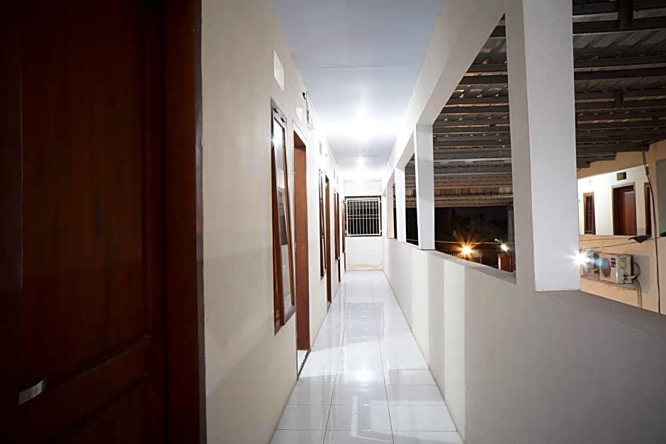 OYO Life 93038 Kost Putra Malilah