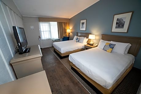 Deluxe Mountain View with Two Queen Beds