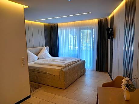 Queen Room with Balcony