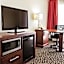 La Quinta Inn & Suites by Wyndham Clearwater Central