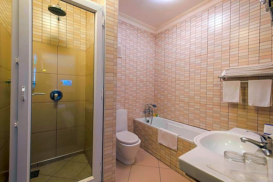 Protea Hotel by Marriott Dar es Salaam Courtyard