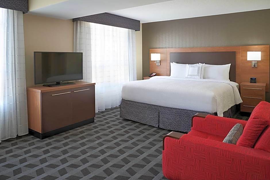 Photo 1 of 4 of Studio 1 King Bed with Sofabed