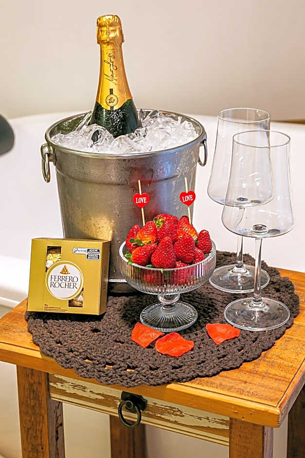 Pousada Rosa 08 - Café da manhã Gourmet, Suítes com Banheira a 150m do Centrinho da Praia do Rosa