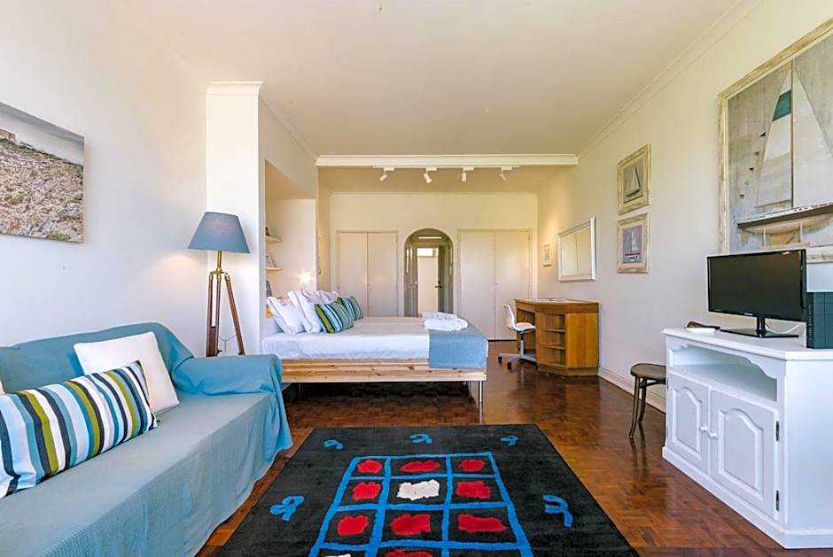Rent4Rest Estoril Beachfront Apartments