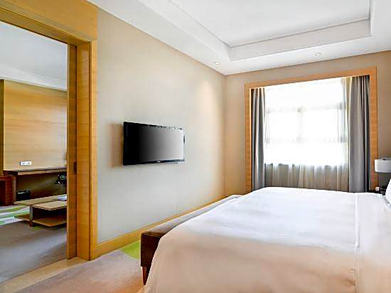 Holiday Inn Qingdao Expo