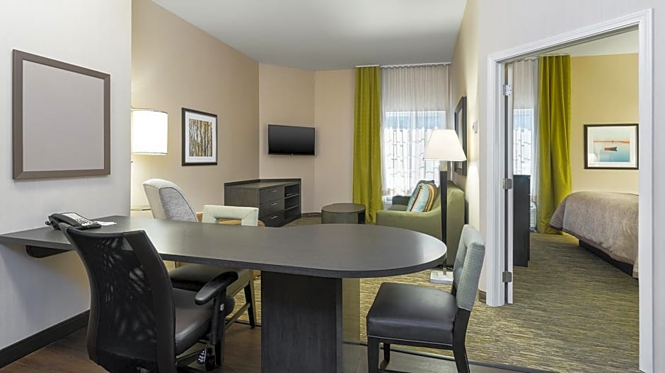 Candlewood Suites GROVE CITY - OUTLET CENTER