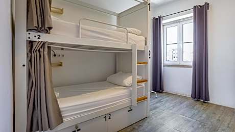 Bed in 4-Bed Mixed Dormitory Room