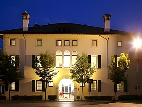 Villa Busta Hotel