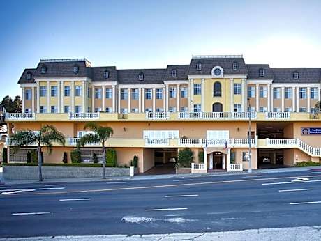 San Pedro Hotel and Suites