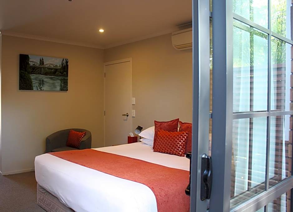 Albert Court Motor Lodge