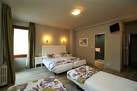 Classic Quadruple Room