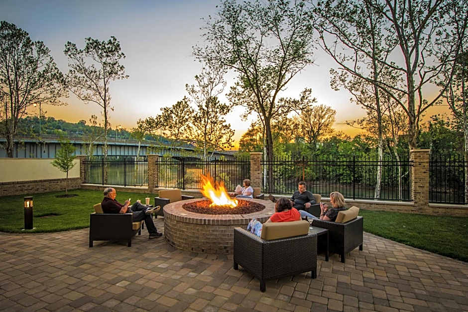 Courtyard by Marriott Charleston Downtown/Civic Center