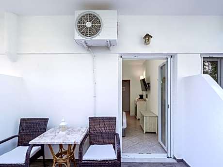 Studio with Garden View