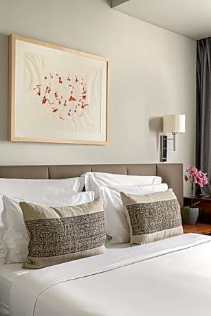 Family Room (2 Adults + 2 Children up to 12 years old)