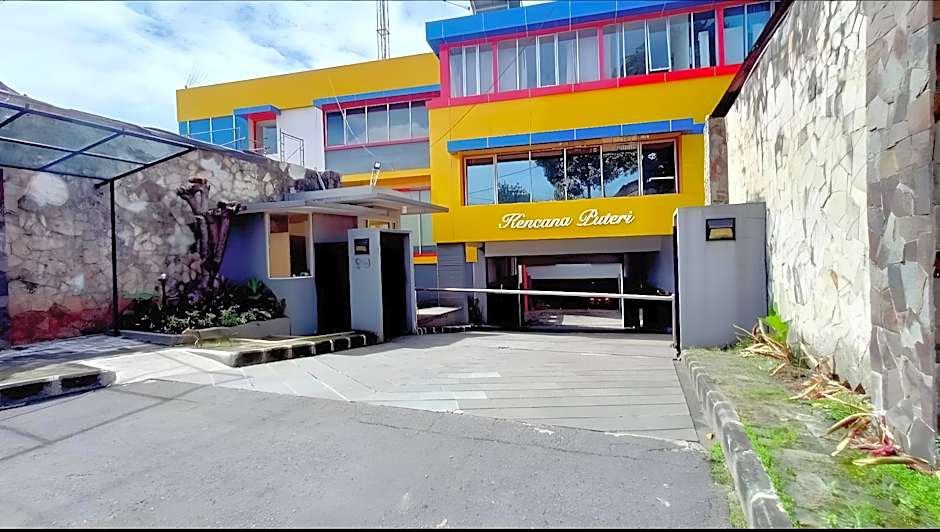 OYO Life 93383 Wisma Kencana Puteri