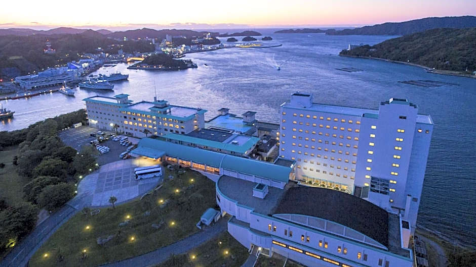 Toba Seaside Hotel