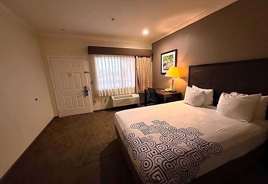 Days Inn by Wyndham Navasota