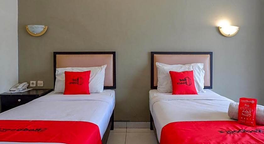RedDoorz @ Jalan Sriwijaya Semarang