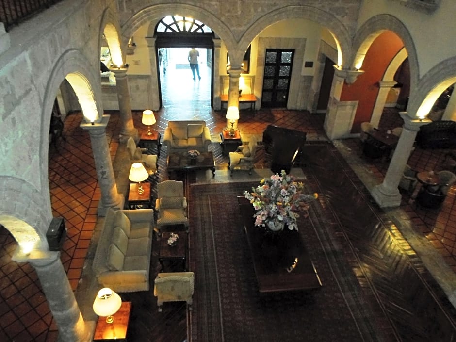 Hotel Virrey De Mendoza