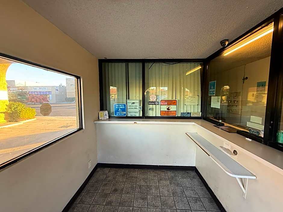 Rocky Inn Motel Long Beach, CA – Long Beach, CA