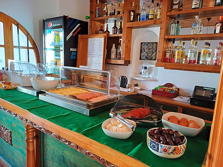 Siroco's Rooms And Studios