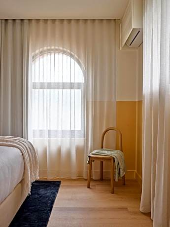 Deluxe King Suite