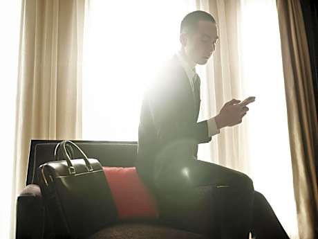 Deluxe Suite with Executive Lounge Access