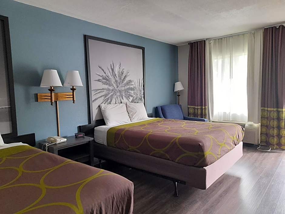 Super 8 by Wyndham Dania/Fort Lauderdale Arpt