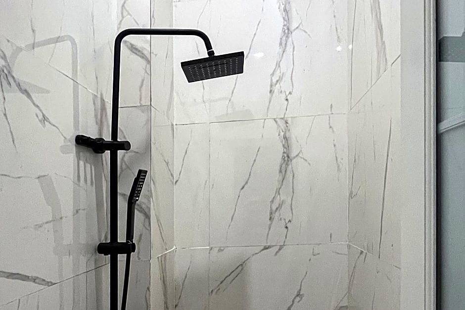 Moresto Hotel Mitra RedDoorz