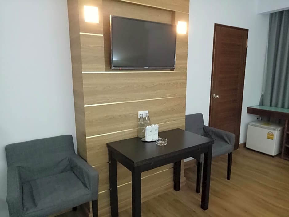 Mayflower Grande Hotel