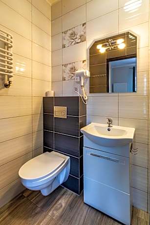 Triple Room with Private Bathroom