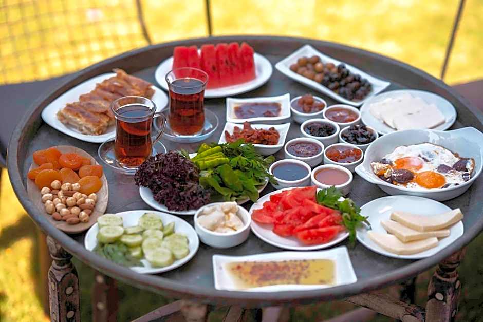 Cunda Tas Konak Otel