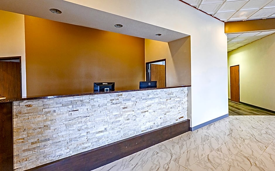 Coratel Suites Iowa Fairfield