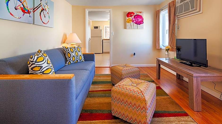 Daytona Inn and Suites