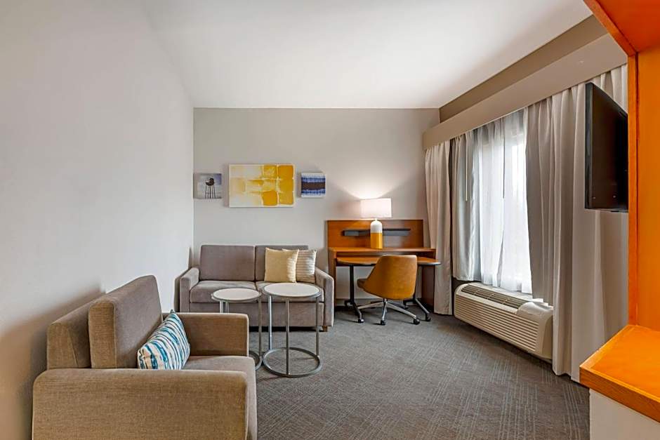 Comfort Inn & Suites Akron South