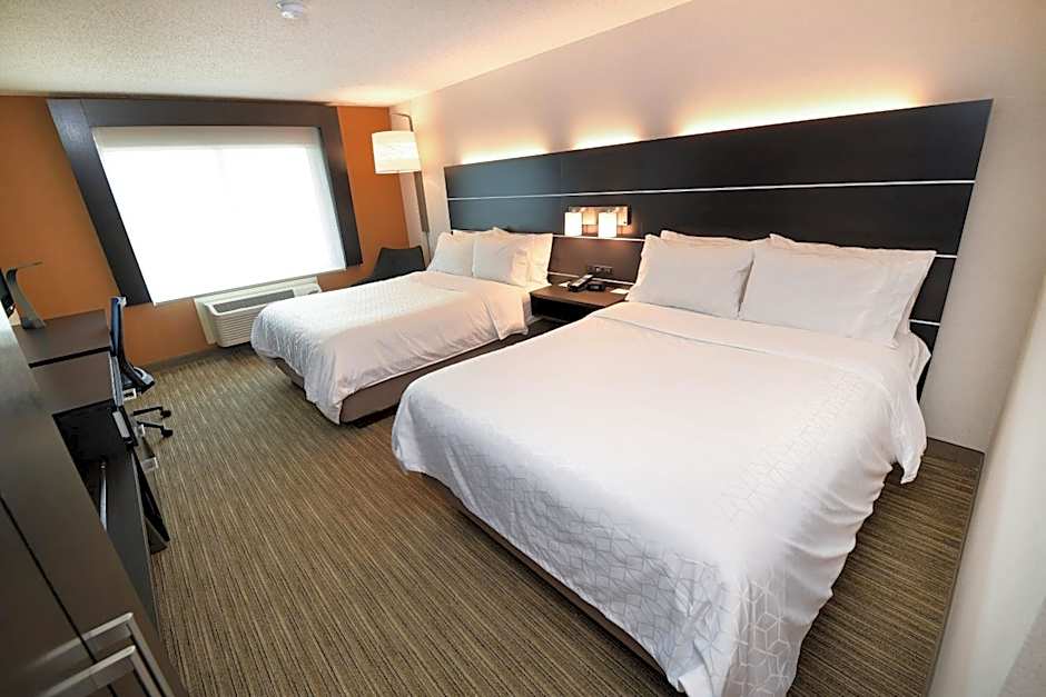 Holiday Inn Express Hotel & Suites Grand Forks By IHG