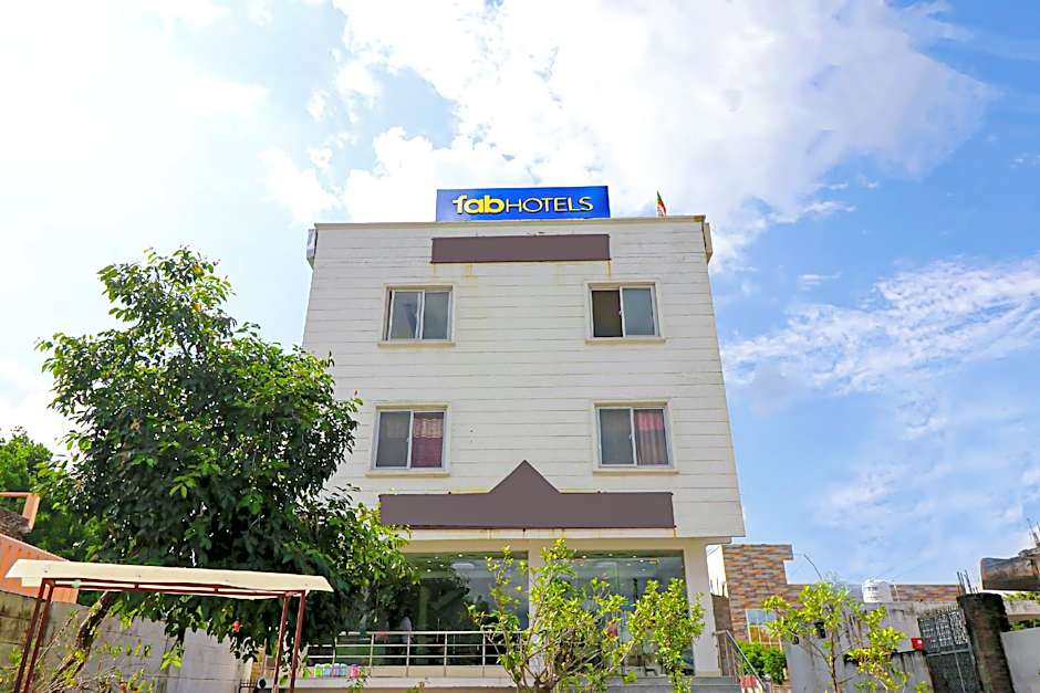Hotel Kirti Heritage