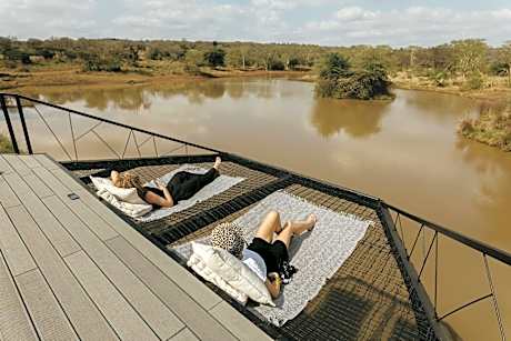 Sensiri Plains Safari Lodge