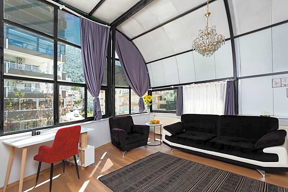 8 Rooms House