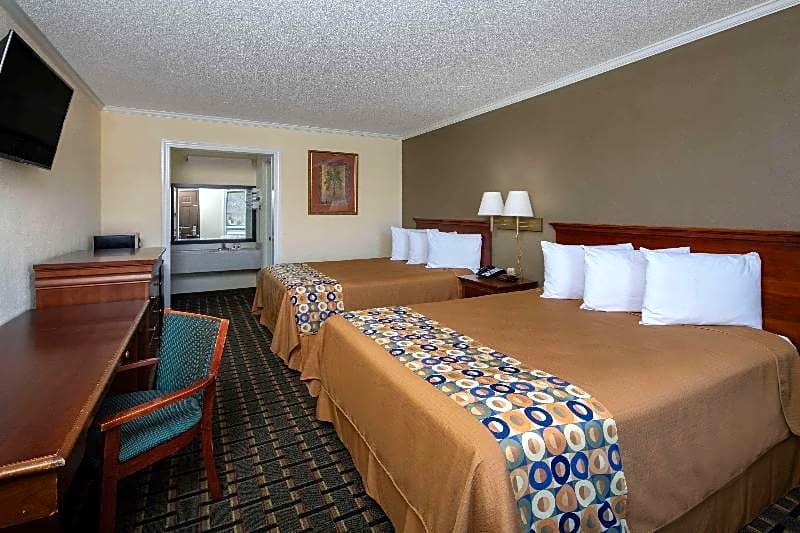 Travelodge by Wyndham Orangeburg