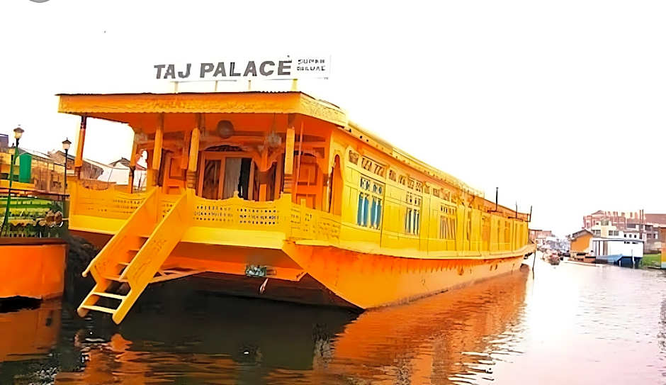 Houseboat Taj Palace