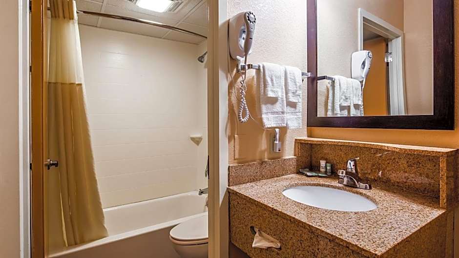 Cape Cod (Hyannis) by IHG