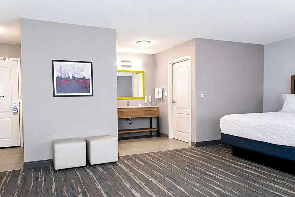 Hampton Inn & Suites Chicago/St. Charles