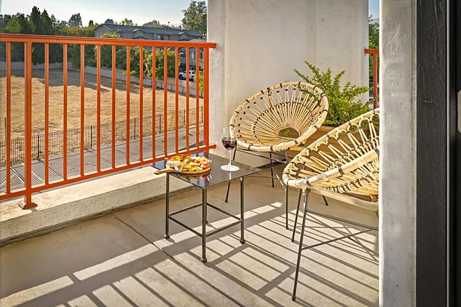 Hotel Casa 425 + Lounge, A Four Sisters Inn