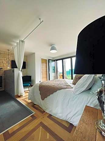 Deluxe Double Room with Bath