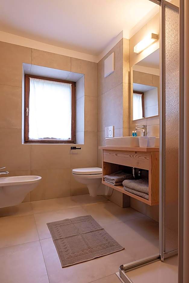 SAN PIETRO DOLOMITI Small Budget Hotel