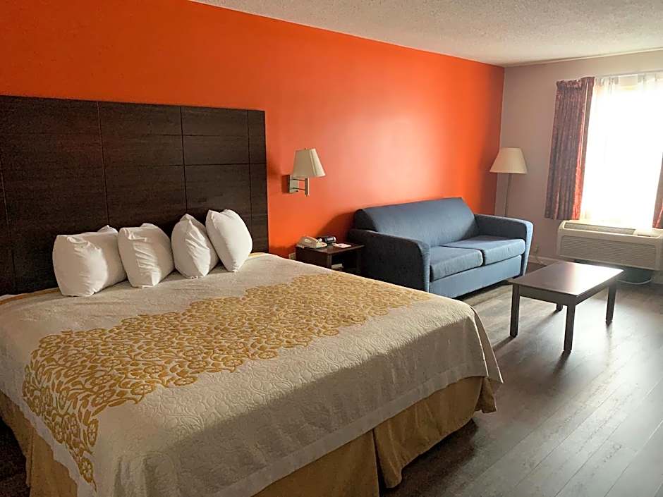 Days Inn by Wyndham Clinton