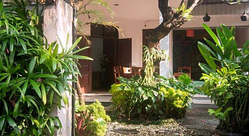 Miraa Guest House & Resto