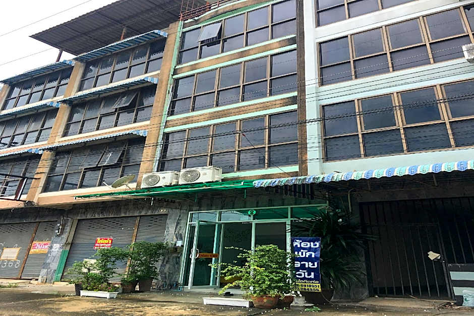 OYO 75377 Check In House